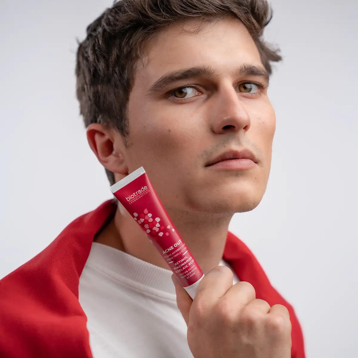 Acne Out cremă triplu activă împotriva acneei și a cicatricilor post-acnee